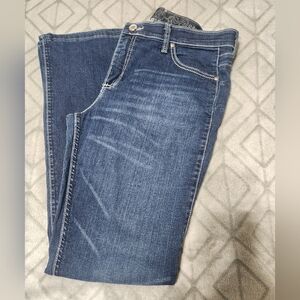 Womens Wrangler Q- baby. Sz 11/12 ×32.